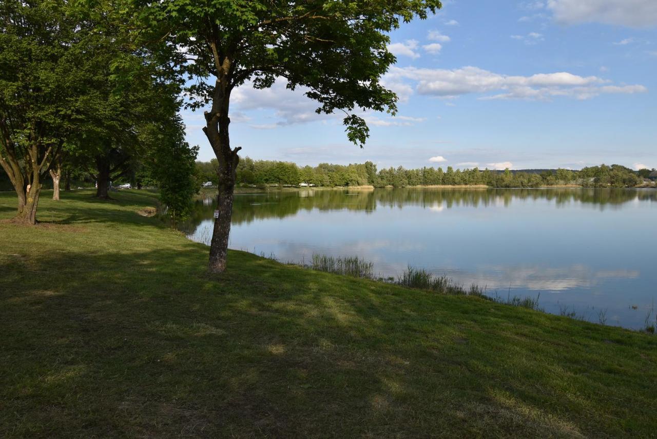 Seehaus Mamming - Hotel - Schlaffaesser - Biergarten - Camping Екстериор снимка